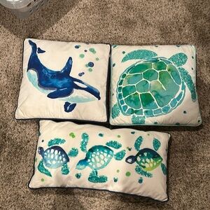 Set of 3 pillows